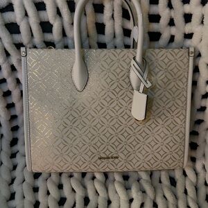 Michael Kors White and Gold Women's Handbag
New